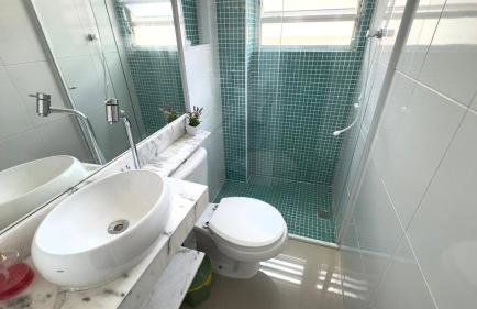 Santos - Gonzaga - Apartamento completo 1 quadra da praia - Foto 6