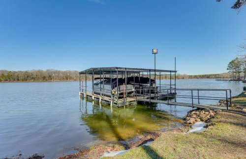 Lake Dardanelle Home with Dock! Fish On-Site - Foto 5