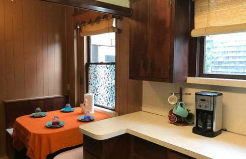 Old Time Beach Front Cottage - The Beach is your Backyard! Pet Friendly cottage - Photo 13