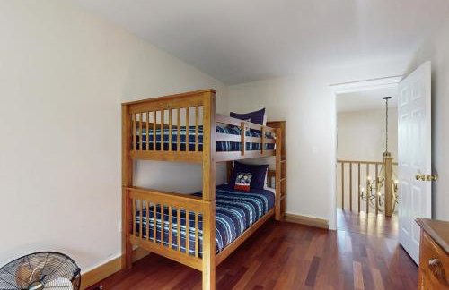 Stone House - Photo 17