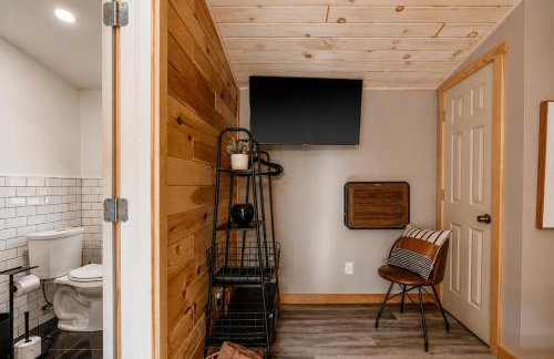Hot Tub, Pond, 2 Fire Pits Mural Art Cabin - Foto 14