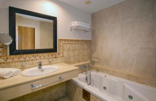 Malibu Mansions Sea View Siute Jacuzzi Malaga Mijas Fuengirola Spain - Photo 20