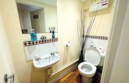 Cosy 2 Bedroom Canary Wharf House with Private Garden - Foto 29