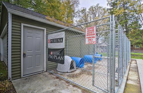 Pet-Friendly Petoskey Area Cabin, Walk to River! - Foto 24