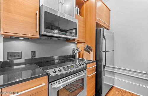 Downtown Condo*Balcony*River*Pet Friendly*Beach - Foto 19