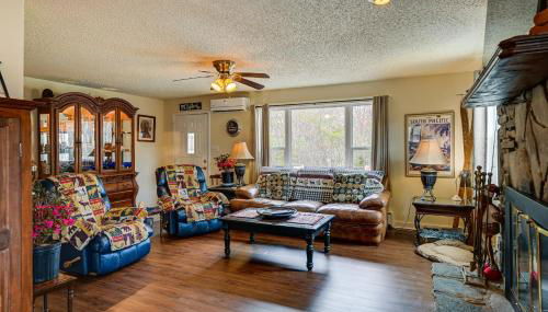 Private Hot Tub and Covered Deck Cozy Whittier Gem - Foto 4