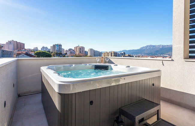 Luxury Modern Penthouse w Jacuzzi & Huge Terrace - Foto 24