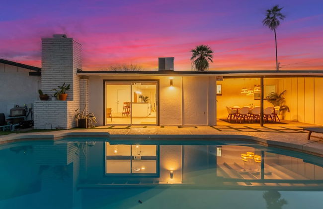 The Melrose ASU Pool Workspace Firepit - Photo 37