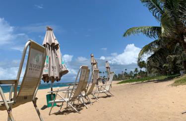 Apto Beira Mar Térreo com área gourmet Praia de Muro Alto - Foto 42