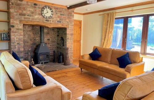 Beautiful 5BR House near Gretna Green with Garden - Pass the Keys - Photo 1