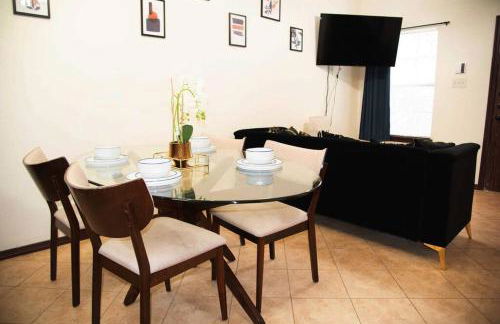 1 Min to University UTRGV 2BD 2BT town suite - Foto 14