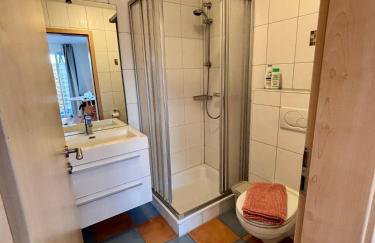 Modernes Studio mit Balkon & Seeblick am Biggesee - Photo 6