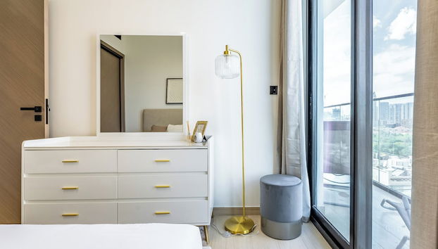 Apt with Artful Interior and Urban Views - Foto 3, Habitación