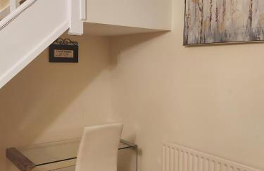 Captivating 3-Bed House in Kent - Photo 9