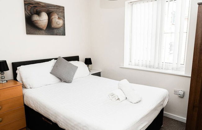2 Bedroom Apartment Warrington - Photo 3