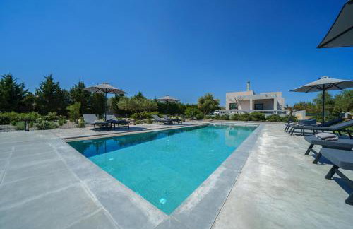 Nostra Terra Villa, 2-acre Secluded Nature Escape with Heated Pool, By ThinkVilla - Photo 18