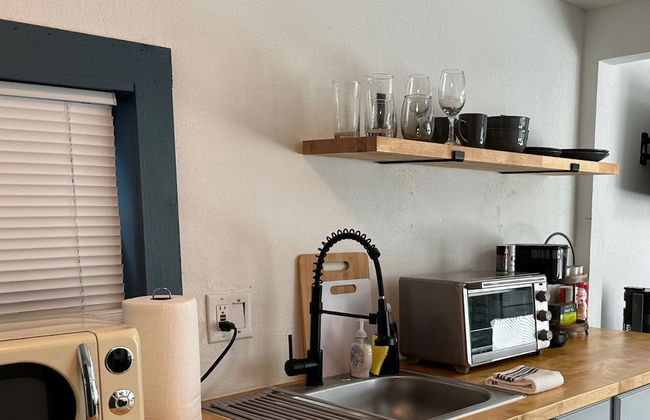 Cute Tiny House With Fenced Yard Near Plaza Dist - Photo 2