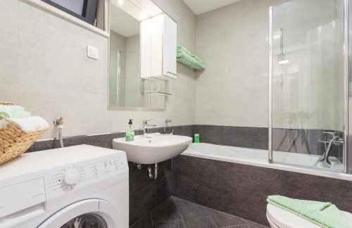 Apartment Navigatio with parking - Photo 33