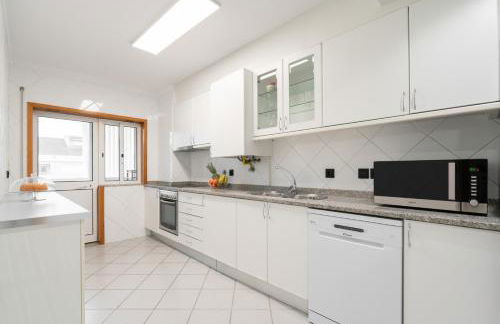 Spacious Escape Near the Beach by Host Wise - Photo 5