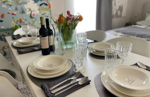 Architect-Apartments 80qm 3 Schlafzimmer, integrierter Küche und Bad, 2min von A8, Garten mit Sitzgruppe, ruhig und modern - Foto 9