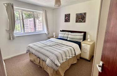 Oldham Bungalow Retreat: 2BD Peaceful Comfort - Foto 7