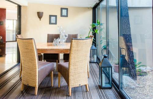 Japanese-Inspired Villa Facing Pic Saint-Loup - Foto 9