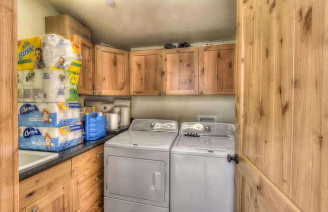 Ridge Court Barrel Relax in Private Hot Tub - Photo 25