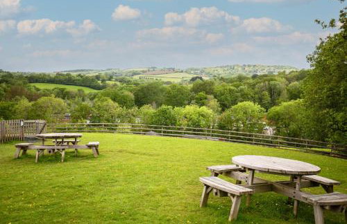 Spacious Oak Cabin with Hot Tub - Devon - Foto 45