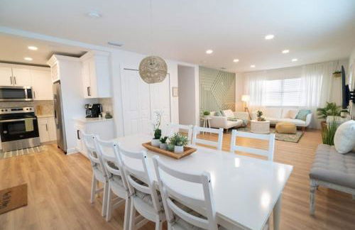 Cozy 3BR with Patio & Yard Near Ybor City - Foto 9