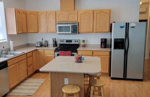 Charming Chalet Close to GNP, Downtown & Game Room! - Foto 34