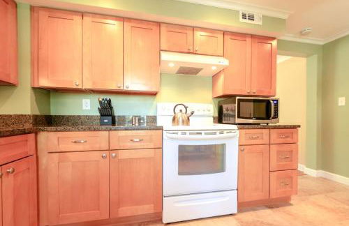 NEW! 3-story Townhome - Private, Self checkin, Quiet. - Foto 24