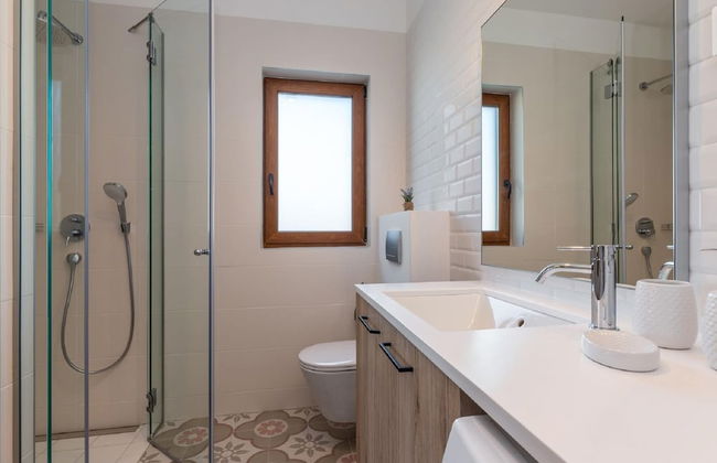 Gorgeous Villa With Pool and Terrace Surrounded by Nature - Foto 12