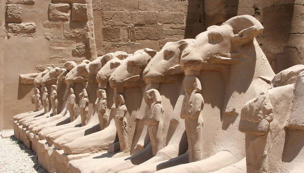 Esfinges con cabeza de carnero en Karnak