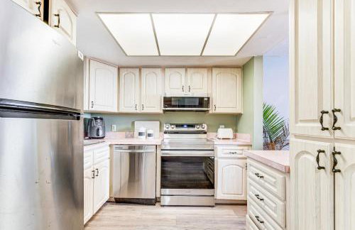 Gulf-View Condo with Beach Access and Patio in Hudson - Foto 4