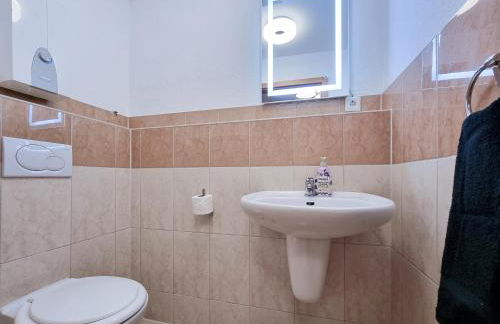 Alpha Apartments - Photo 25