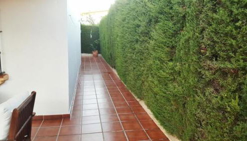 Chalet Adosado con dos terrazas y piscina - Foto 4