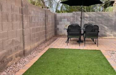 Gorgeous Abode 3 Bedrooms Hide-out in Mesa - Photo 35