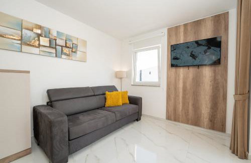 Poolside Hideout Apartments - Photo 75