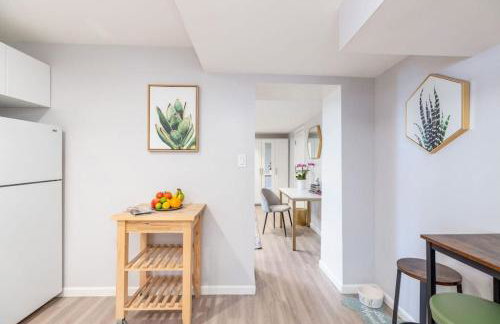 Private Pet Friendly Avenues Suite of Downtown - Foto 7