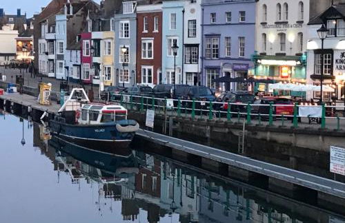 Beachfront with balcony 1st Floor apartment "The Beaches" - Photo 15