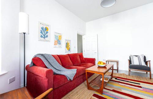 Spacious 3BR House, 8 min Kensal Green, NW London - Photo 4