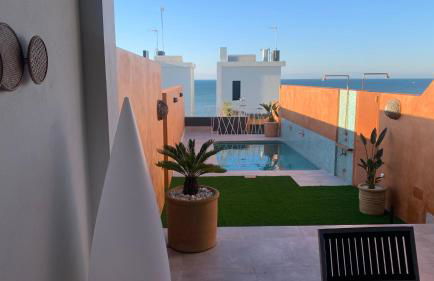 ON VILLAGE DELUXE - Photo 1