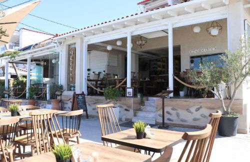 Nefeli Seaside Apartment Elegant Stay Near the Beach - Foto 2