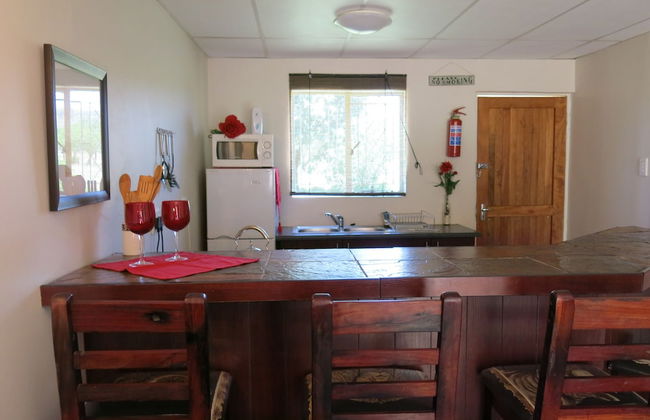 Self Catering 1 Bedroom Sofa Bedfull Bathroom Ideal for 4 Guets - Welcome - Foto 6