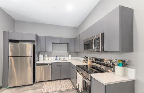 Modern Top Floor 2BR 1BA w Private Rooftop Patio South Hill Near Downtown - Foto 4