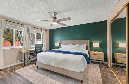 Family 4BR Home with Patio by Willowcreek Park - Foto 1