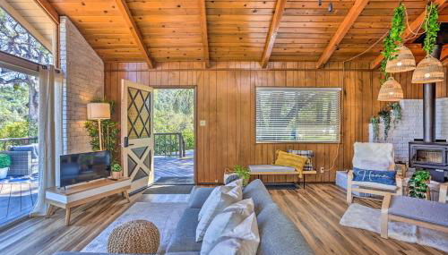 Lovely Oakhurst Cabin with Deck and Mtn Views! - Foto 5