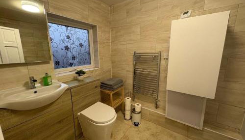 2 Bed Flat - Sleeps 3 - Parking - Wifi - Foto 3