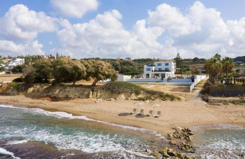 Asea Villa, Spectacular right-on-the-beach Retreat, By ThinkVilla - Foto 63