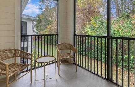 Landing Modern 1BD Game Room Gym - Photo 13